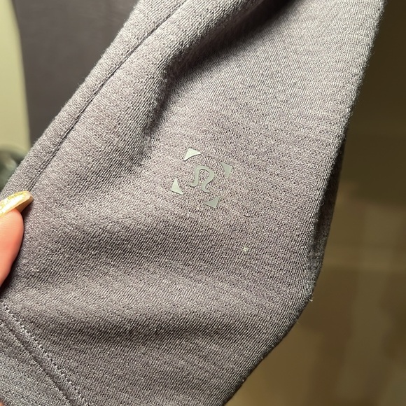 Men’s Lululemon shirt - Picture 5 of 5